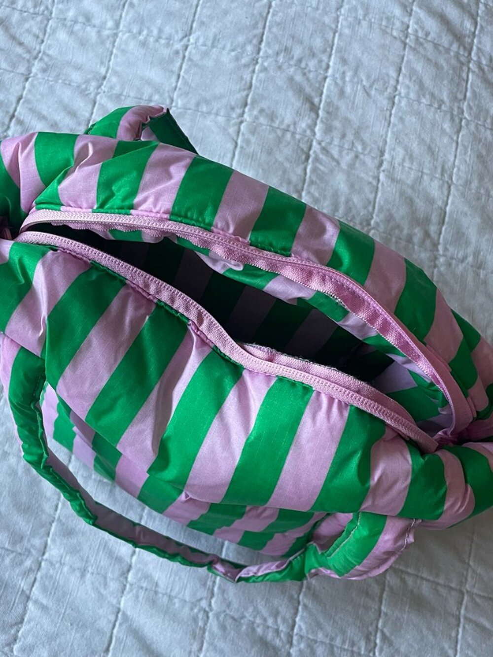 Rare Baggu Cloud/Puffer Mini Tote Pink & Green Striped - Picture 2 of 8